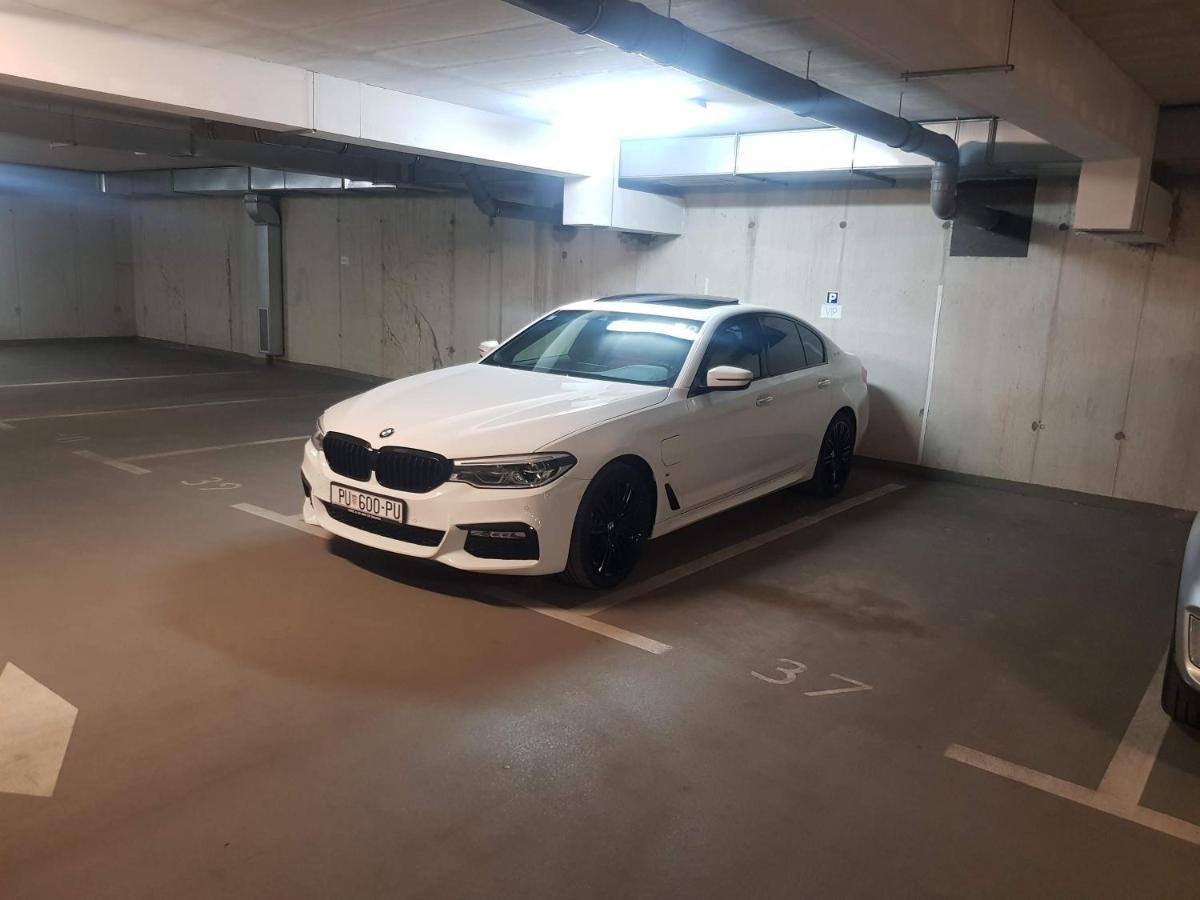 Apartman Vip, With Free Garage Parking Pula Exterior photo