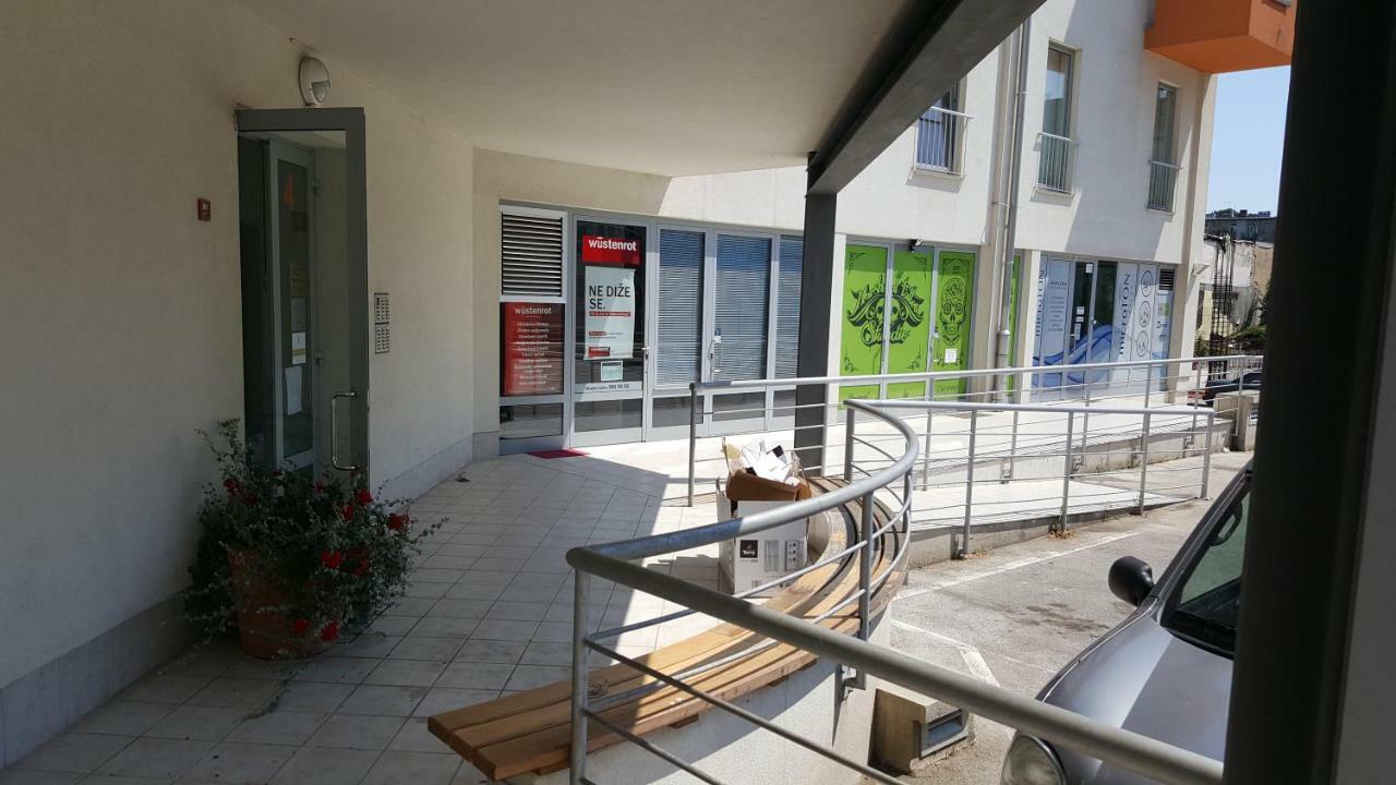 Apartman Vip, With Free Garage Parking Pula Exterior photo