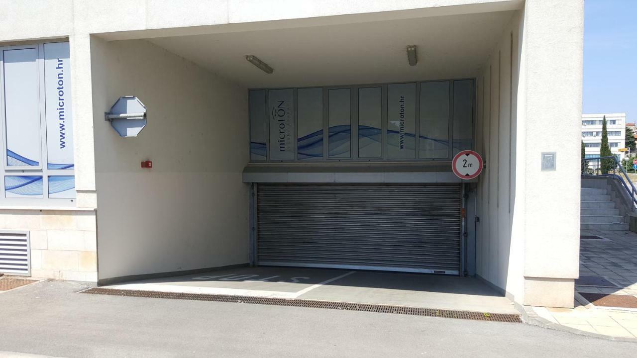 Apartman Vip, With Free Garage Parking Pula Exterior photo